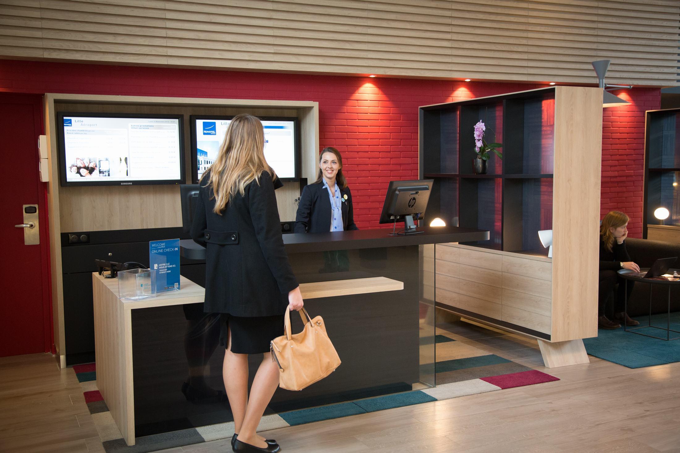Novotel Lille Aéroport Lesquin Exterior foto