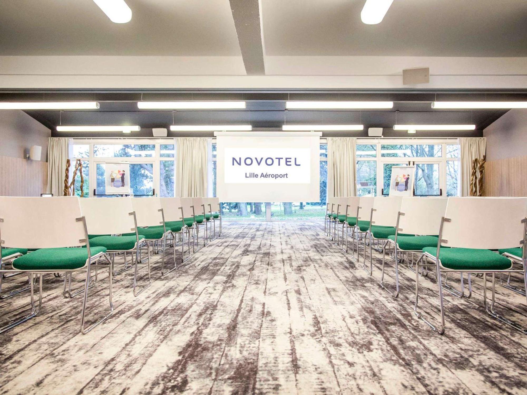 Novotel Lille Aéroport Lesquin Exterior foto